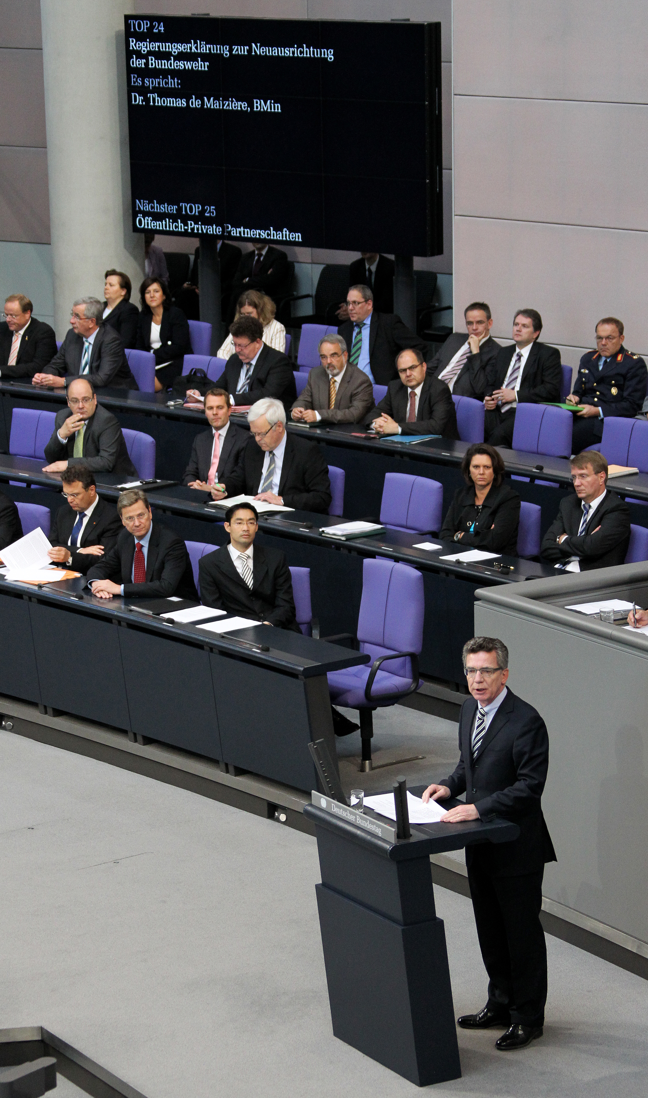 Auf dem Bild sind Minister im Reichstag Berlin zu sehen